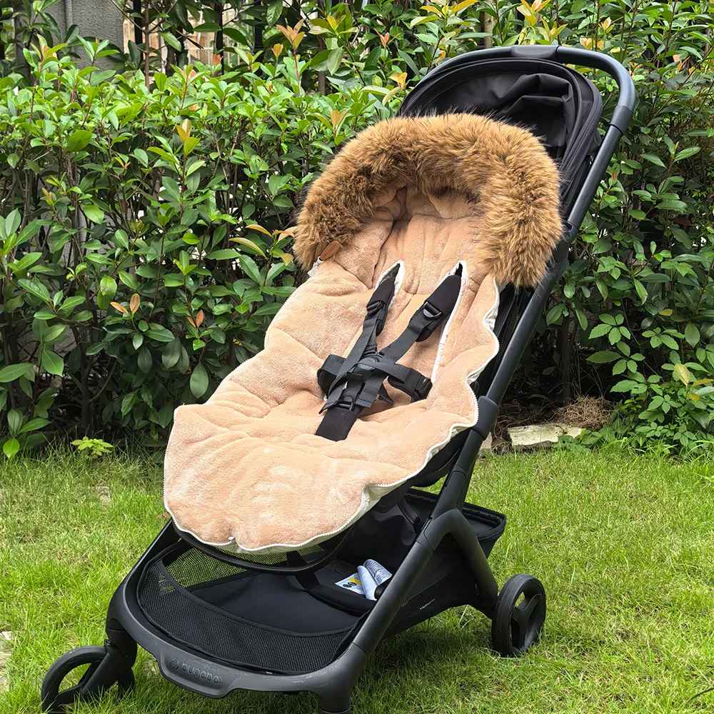 chanceliere poussette grand froid comme coussin