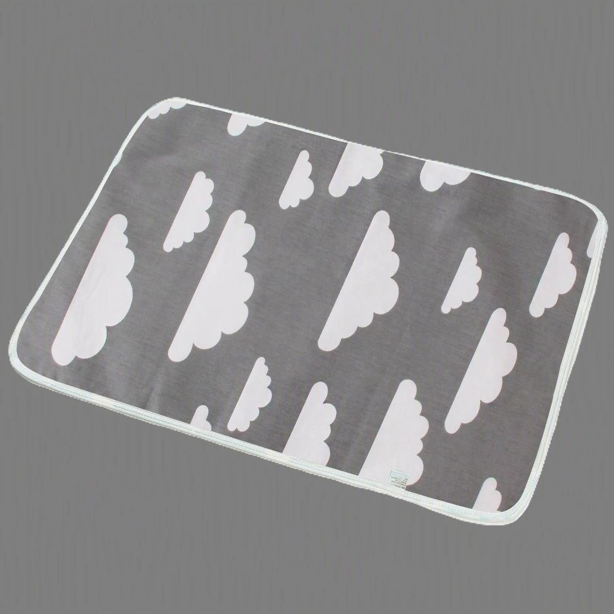 tapis à langer nuages