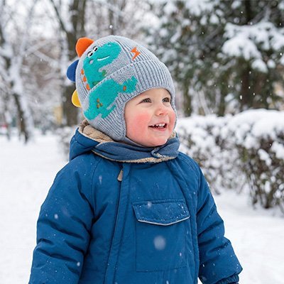 bébé avec bonnet bebe garcon  doux et chaud 