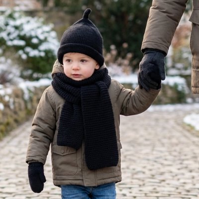 bébé avec bonnet bébé garçon souple 