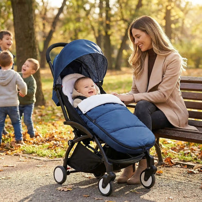 bébé dans chanceliere hiver bebe double épaisseur avec maman au parc