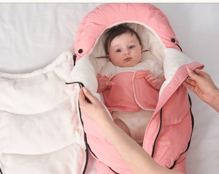 bébé dans chanceliere hiver bebe doudou au lit
