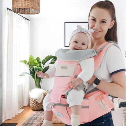 bébé dans porte bebe balade confort avec maman