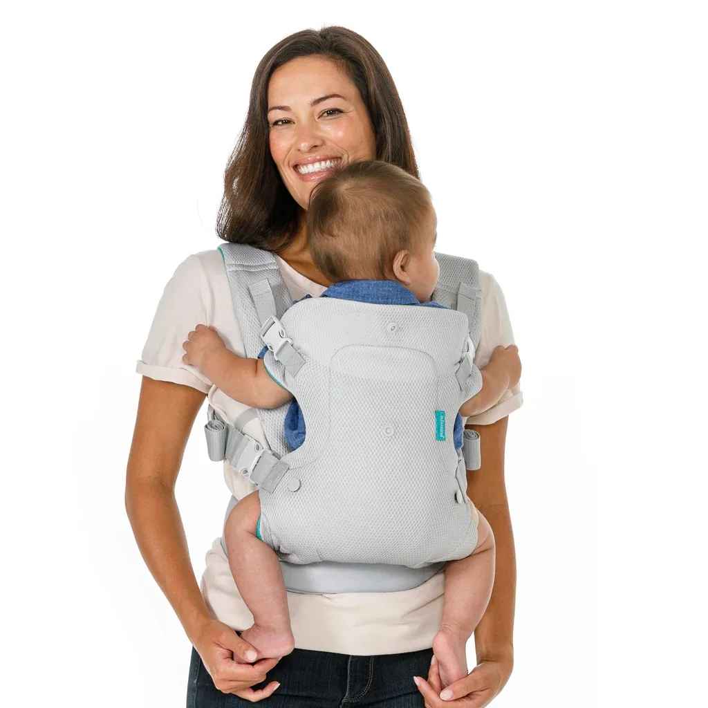 bébé dans porte bébé physiologique comfort