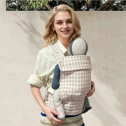 bébé dans porte-bébé physiologique coton naturel