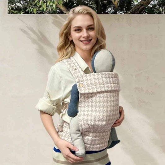 bébé dans porte-bébé physiologique coton naturel