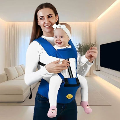bébé dans porte bebe soulageconfort avec maman au salon