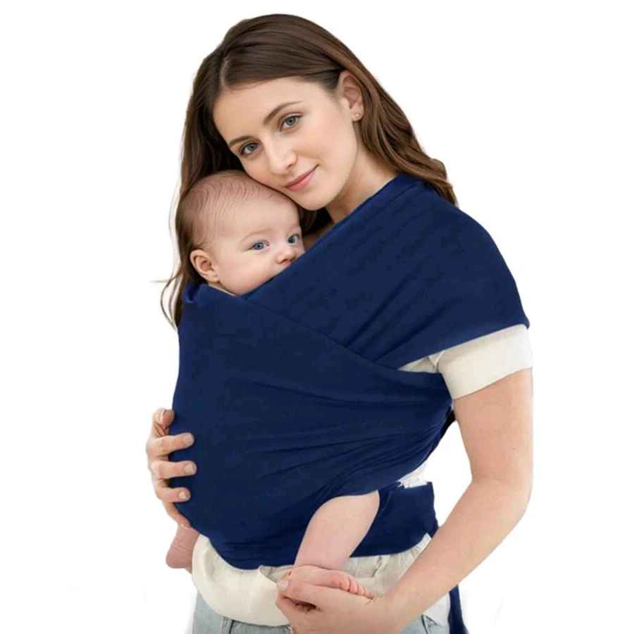 bébé éveillé en écharpe de portage bébé comfort liberty avec maman