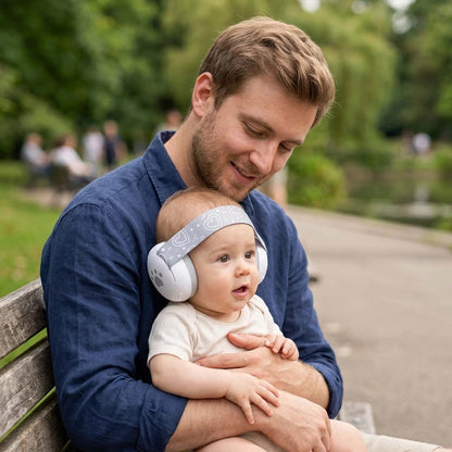 bébé porte casque bébé anti bruit serenity au parc avec papa