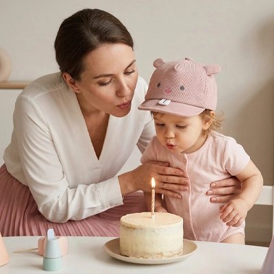 bébé porte casquette bébé fille ajustable avec maman