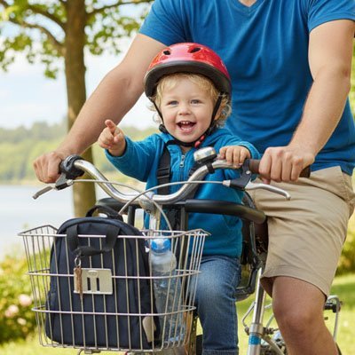 bébé sur porte bebe velo securide