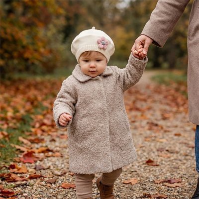 bonnet bébé fille doux protection hivernale avec bébé au bois