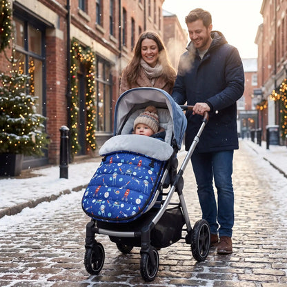 chanceliere bebe babycute avec bébé en ville avec sa famille