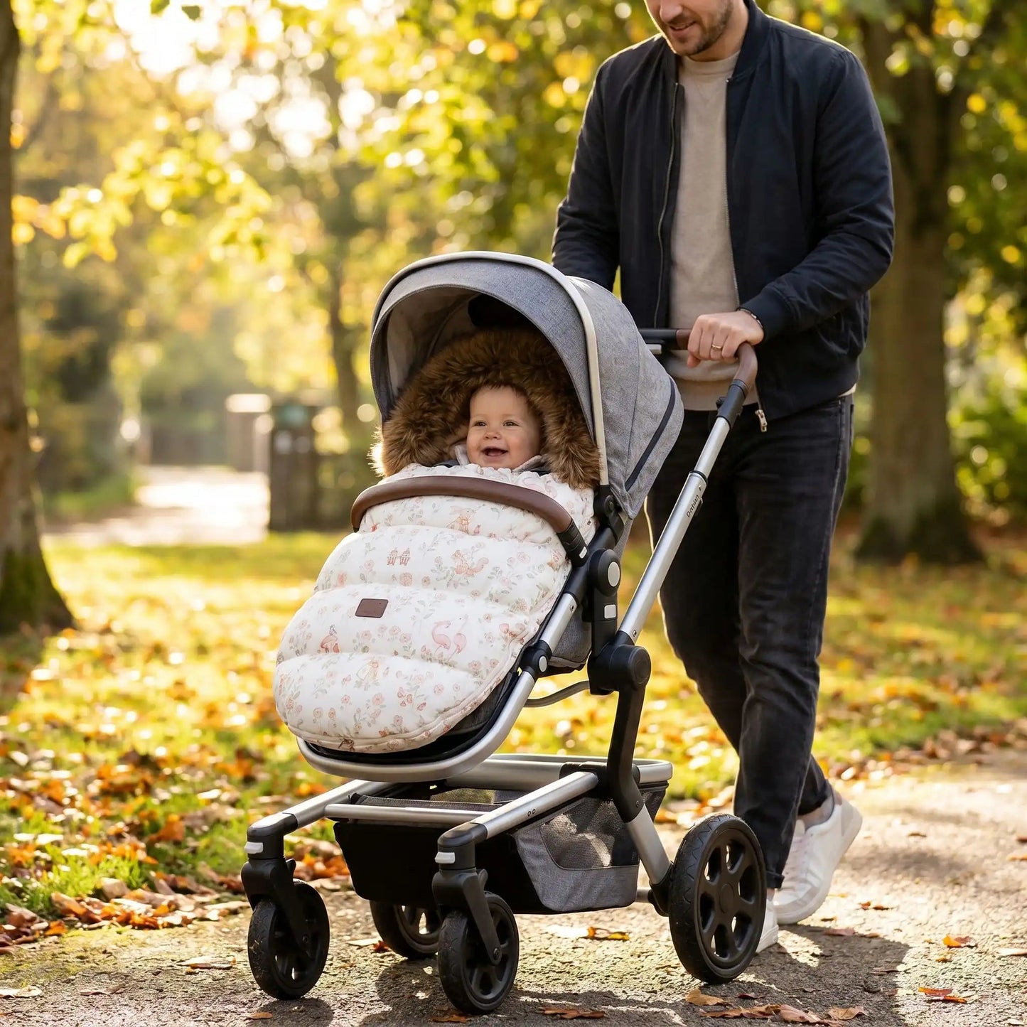 chanceliere bebe chaude wonderland avec bébé au parc avec papa