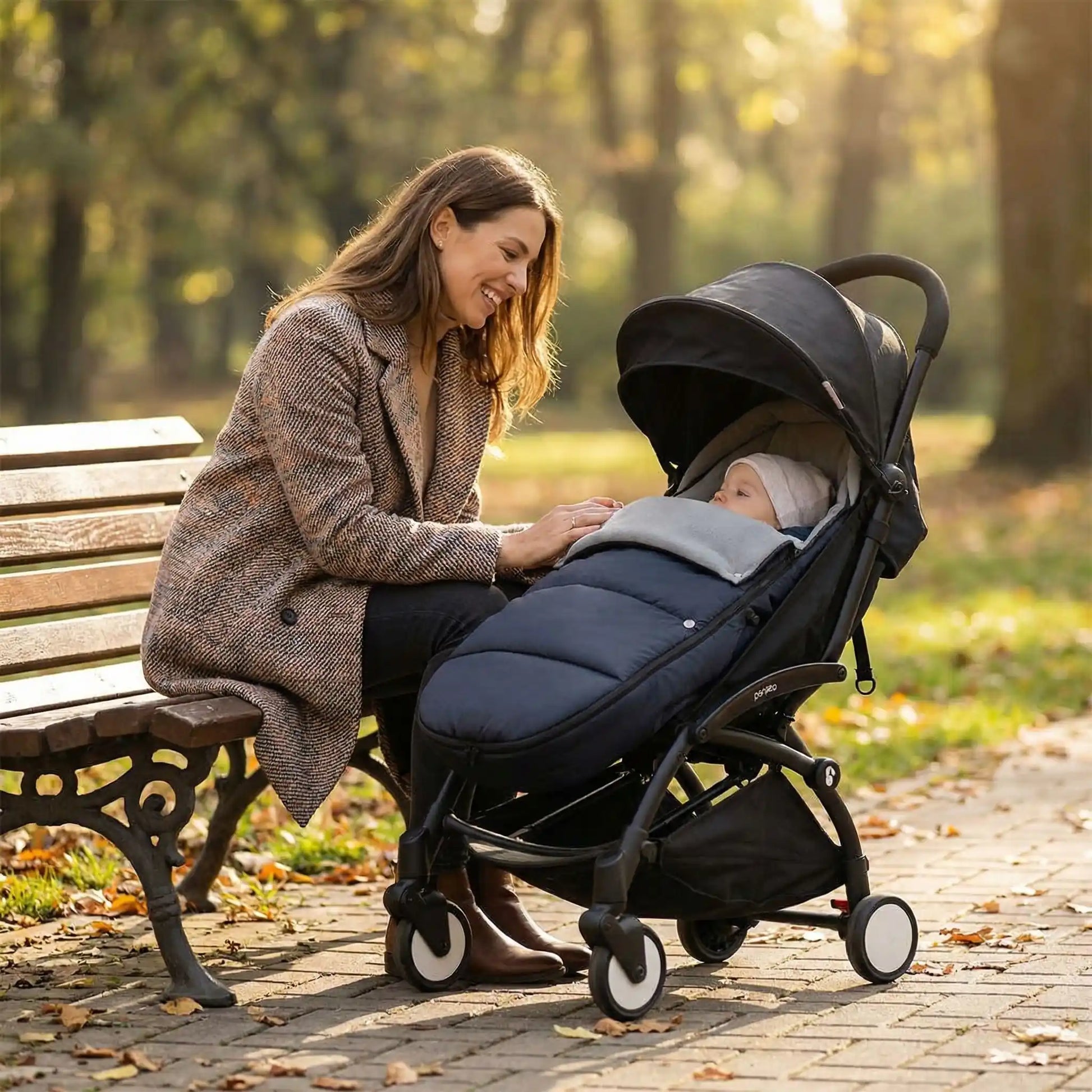 chanceliere bebe hiver cocon douillet avec bébé au parc avec maman