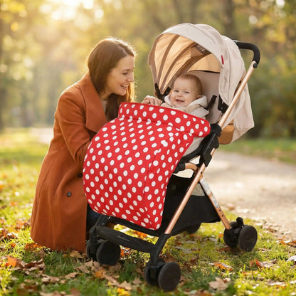 chancelière été respirante avec bébé dans la poussette au parc avec maman