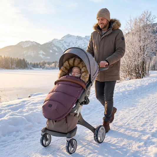 chanceliere hiver pour poussette softwinter avec bébé au bord d'eau avec papa
