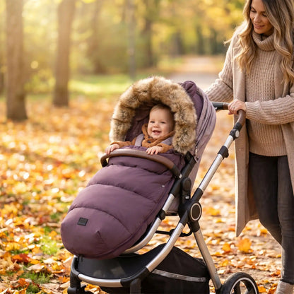 chanceliere hiver pour poussette softwinter avec bébé au parc avec maman