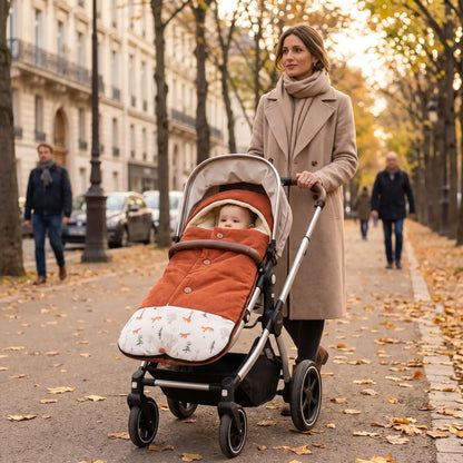 chancelière hiver poussette velvet avec bébé en ville avec maman