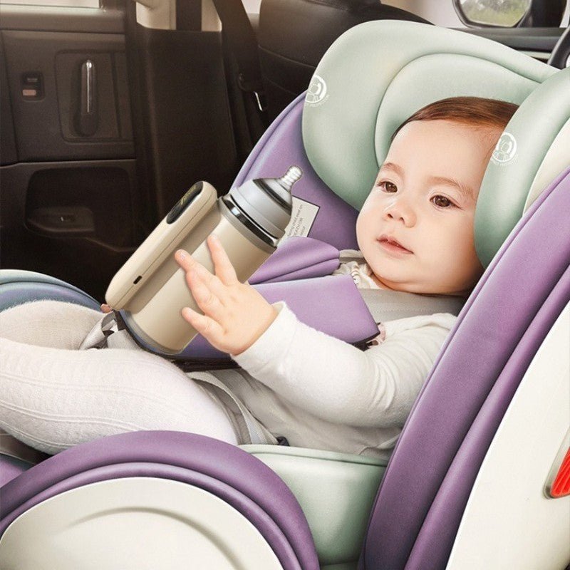 chauffe biberon nomade multitemp avec bébé dans la voiture