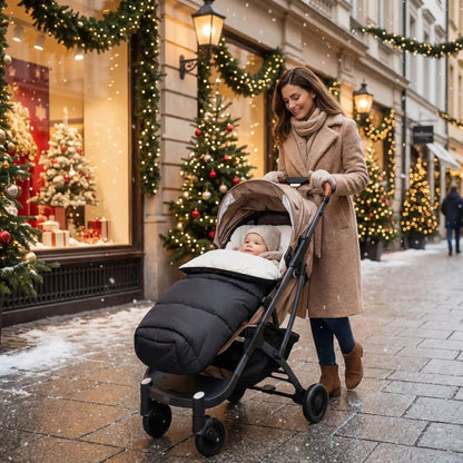 maman avec bébé dans chanceliere bebe hiver polaire imperméable 