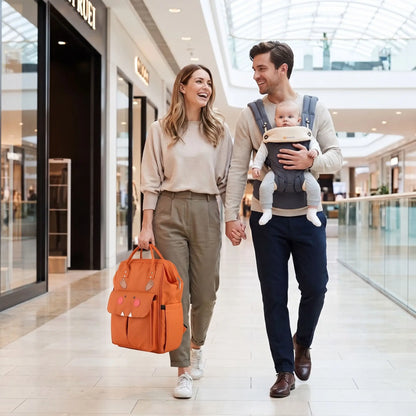 maman porte sac a langer dos impermeable momstylé au centre d'achat avec bébé et papa