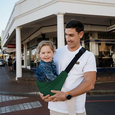 papa porte bébé en echarpe de portage bebe ergoconfort en ville