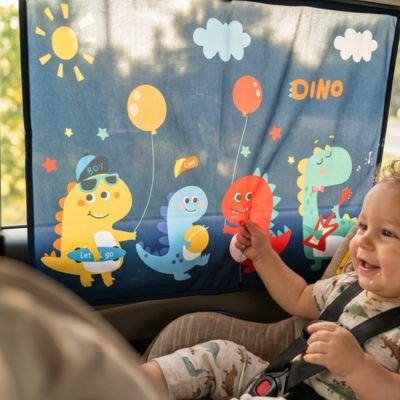 pare soleil pour bebe optimale sur vitre avec bébé souriant