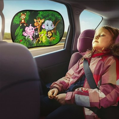 pare soleil voiture fraîcheur sur vitre avec bébé