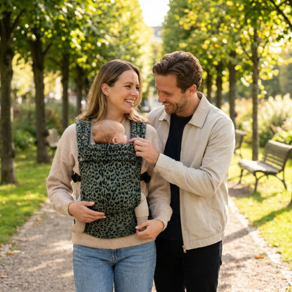porte bébé naissance babytiger  avec bébé et sa famille