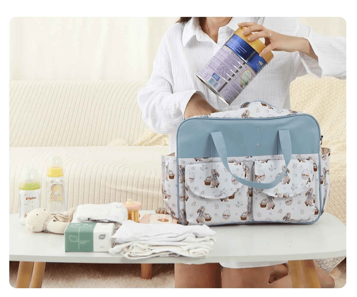rangement d'essentiels de bébé dans sac a langer bebe imperméable multifonction