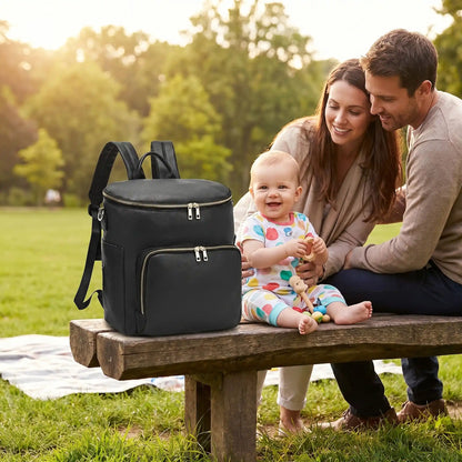 sac a langer chic cuir mompratique sur le banc au parc avec bébé et sa famille