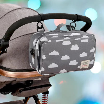 sac à langer chic babybag nuages attaché sur la poussette
